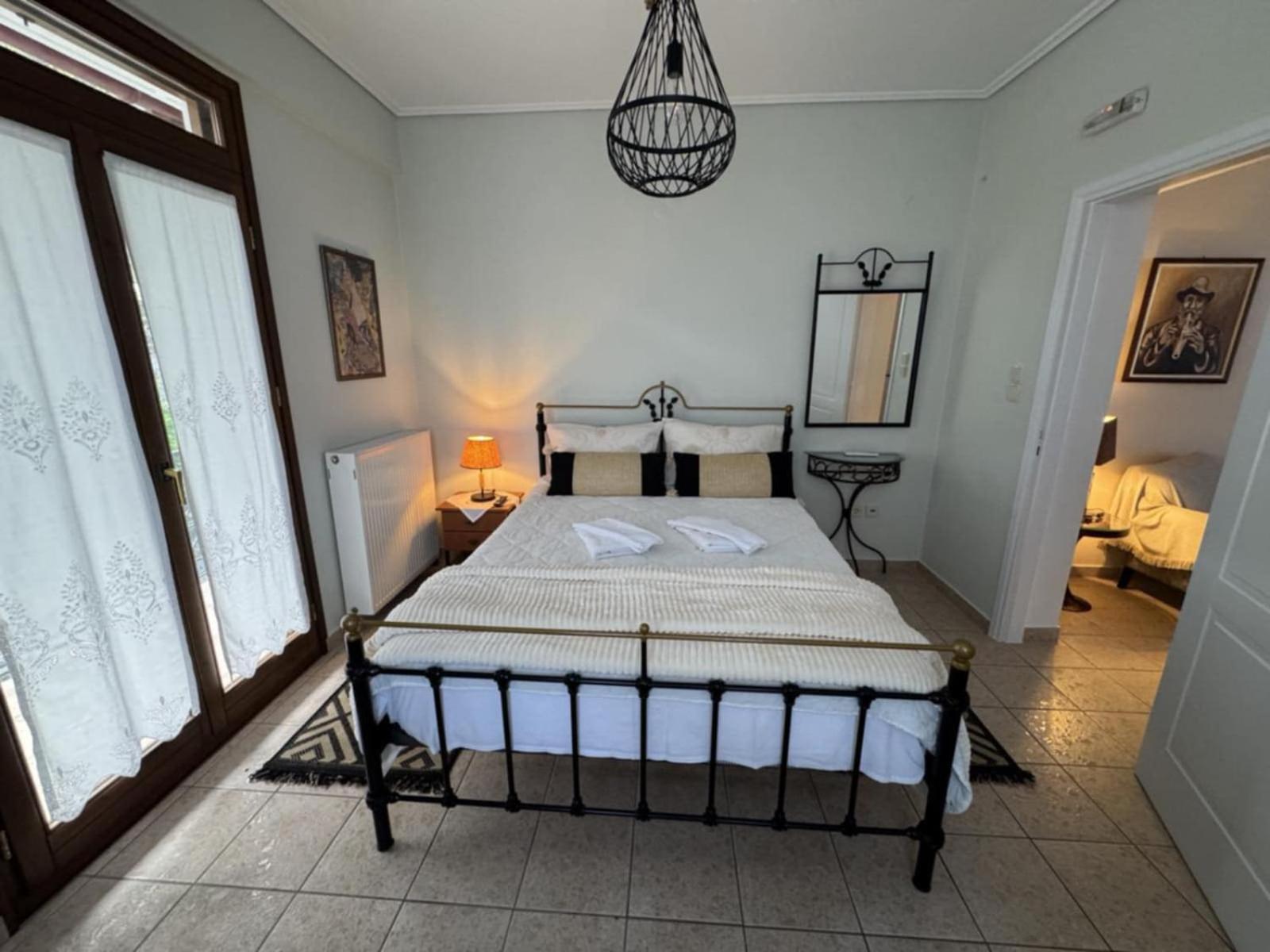 GuestHouse Iris Mystras Eksteriør billede