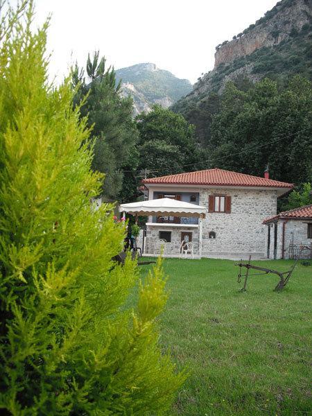 GuestHouse Iris Mystras Eksteriør billede